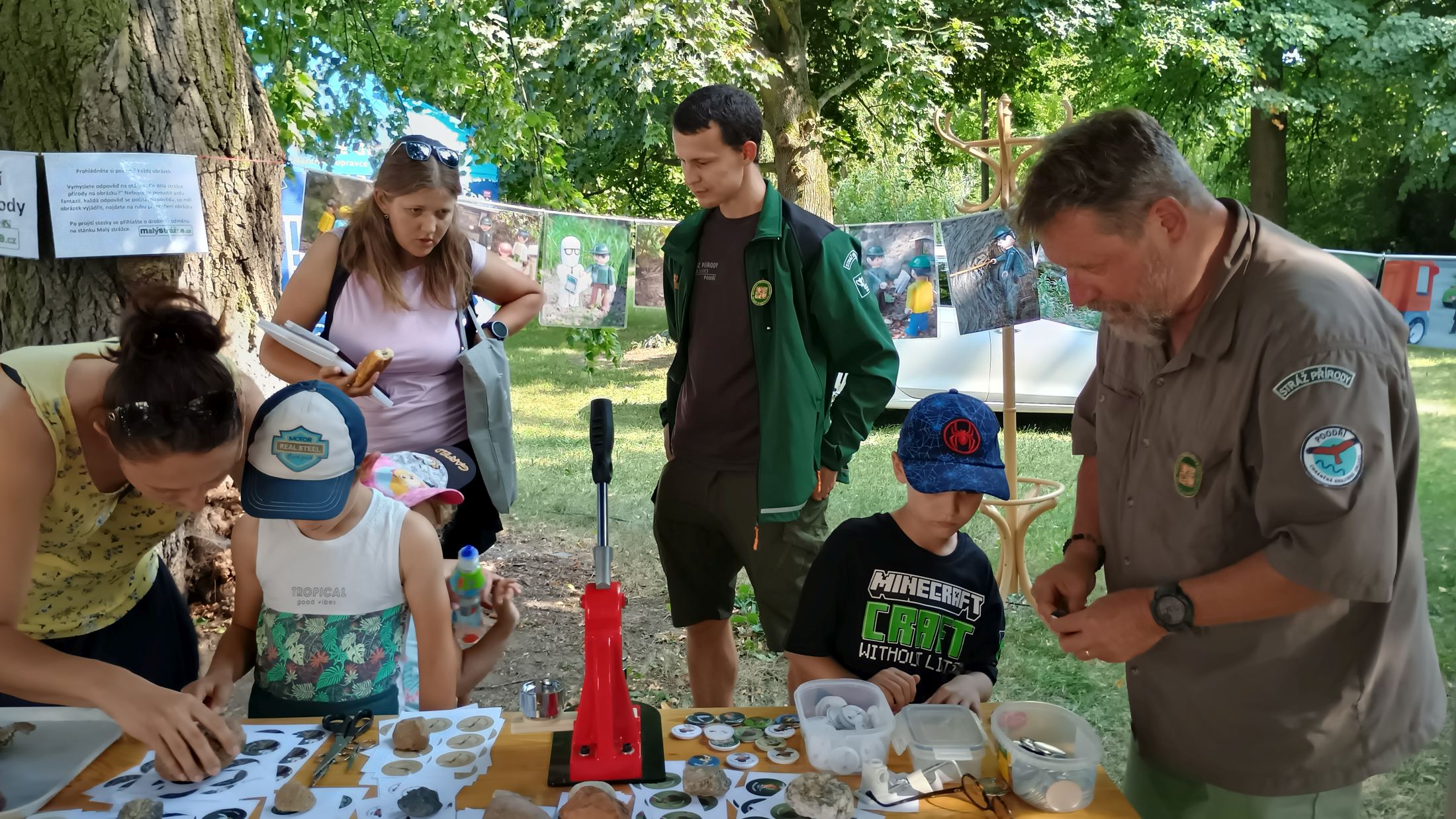 Bavíme se s návštěvíky.